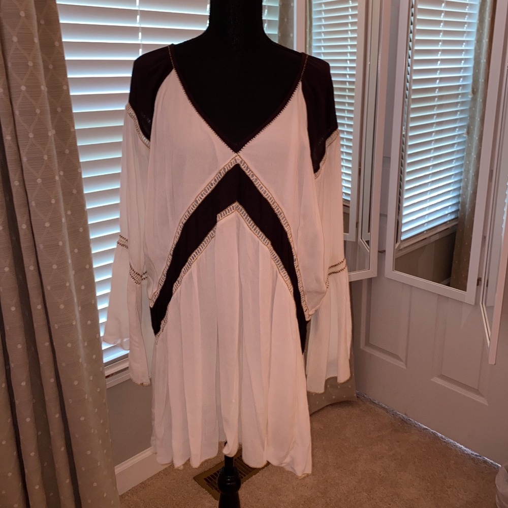 Long sleeve white flow dress